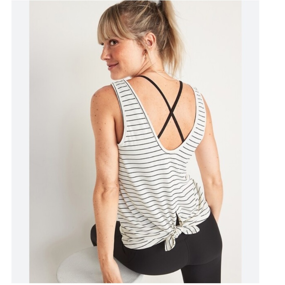 Old Navy Breathe On Active tanks (set of 2)